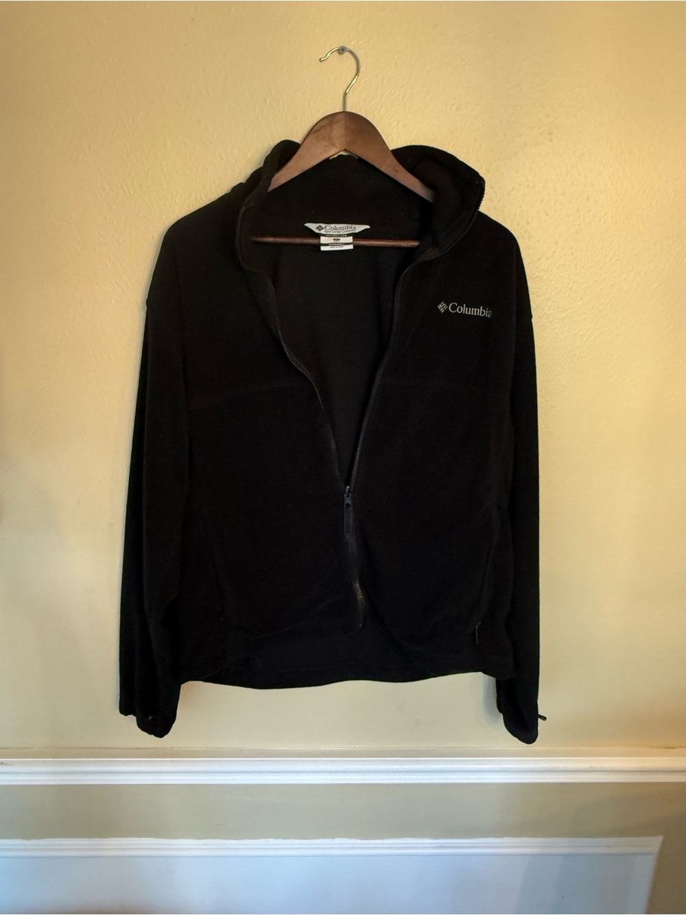Columbia Men's Black Hooded Lightweight Fleece Jacket